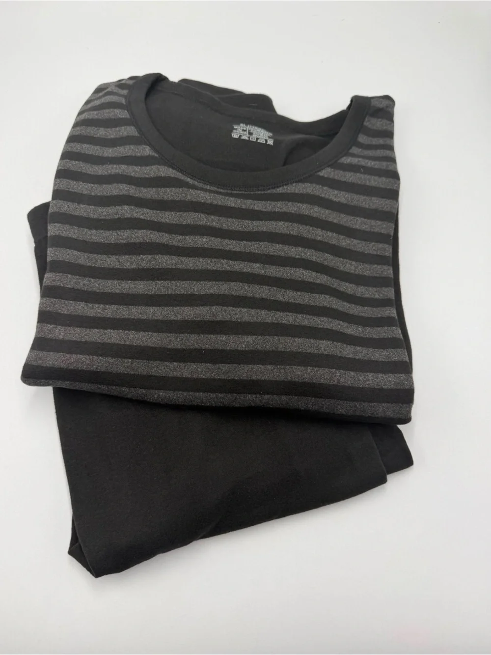 N/A classic crewneck
